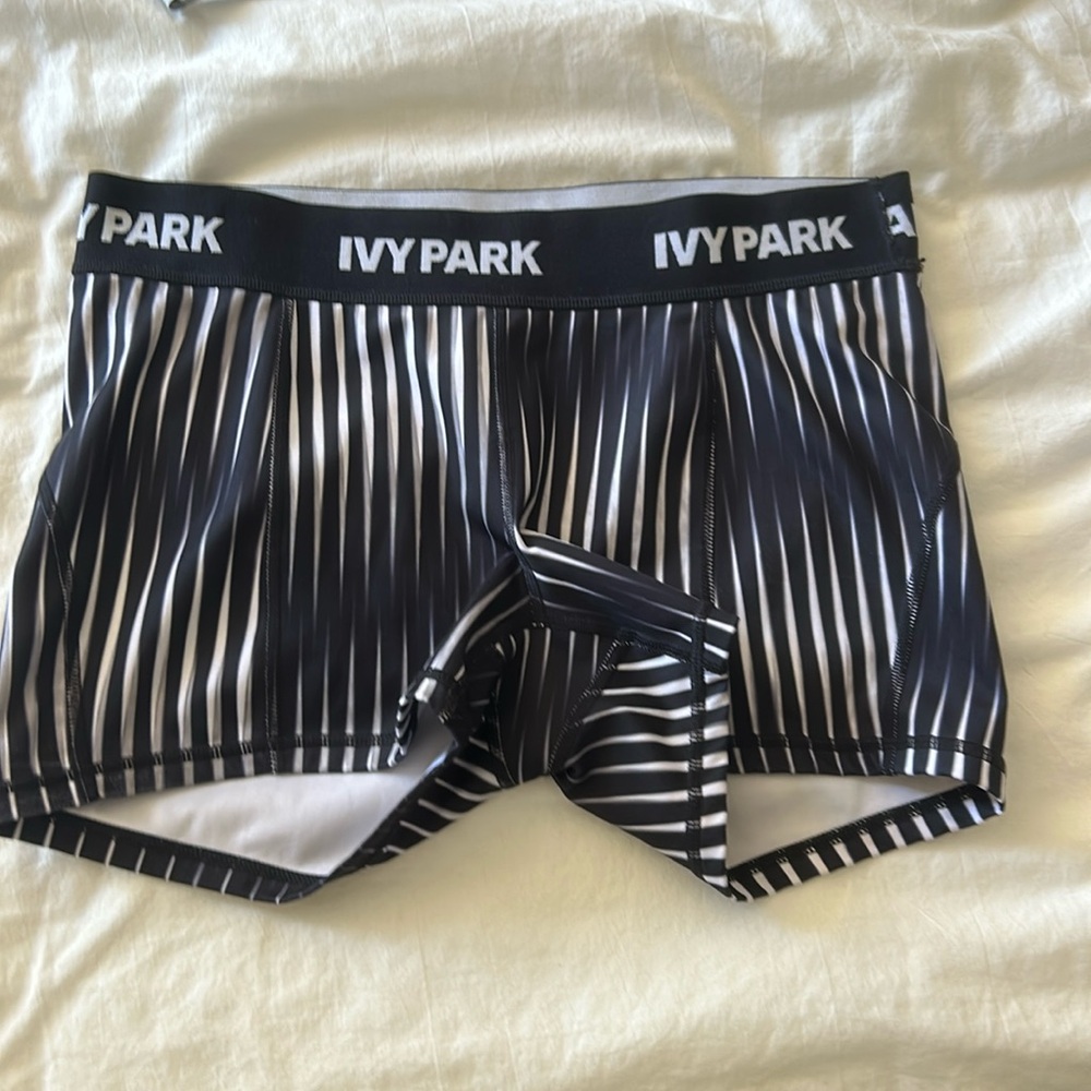 Ivy Park shorty shorts